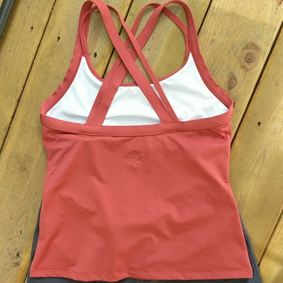 Stonewear Yoga/fitness tank - Picture 2 of 6